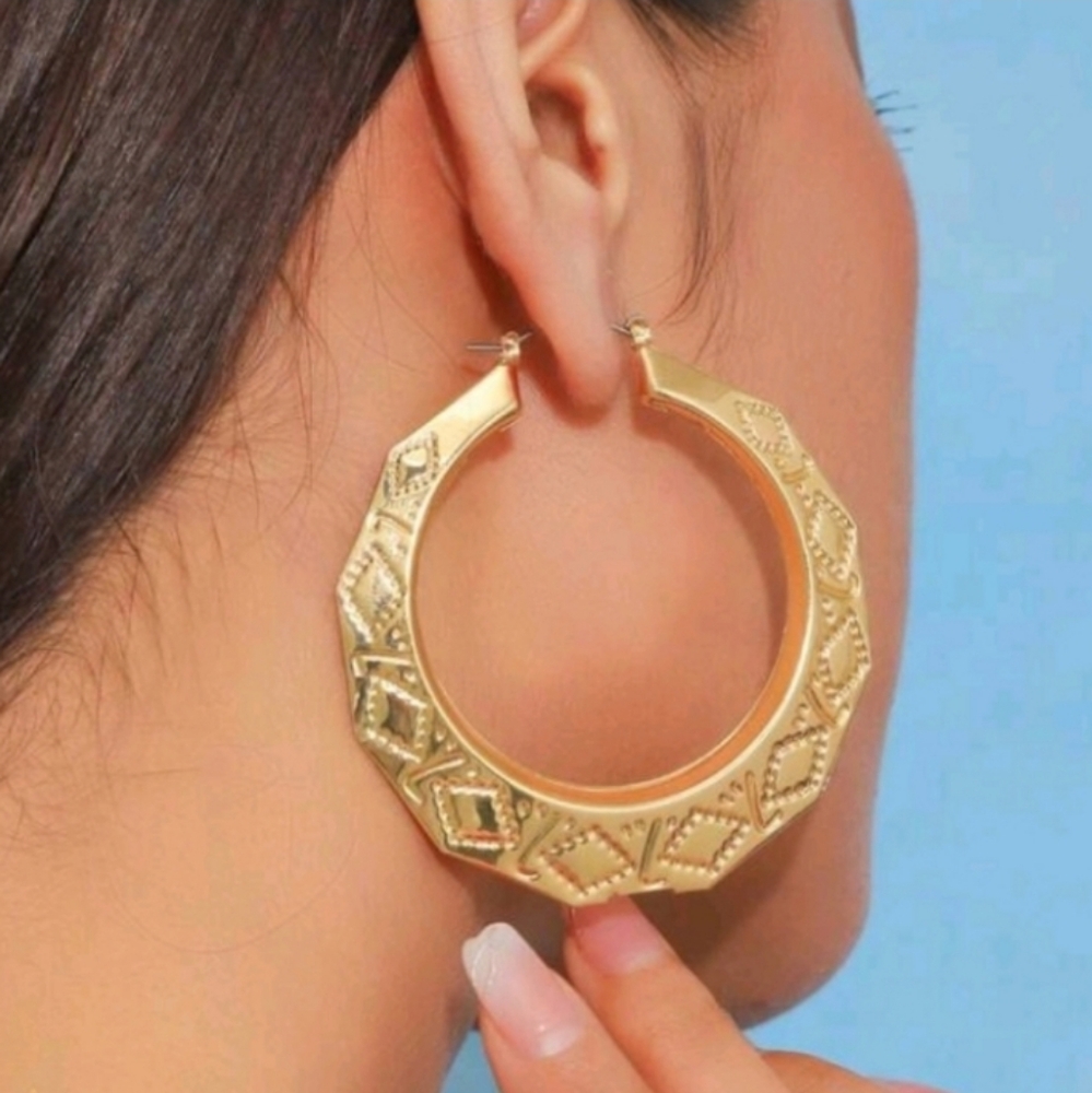 NEW!! 14k Gold Plated Vintage Retro Classic Large Hoop Earrings